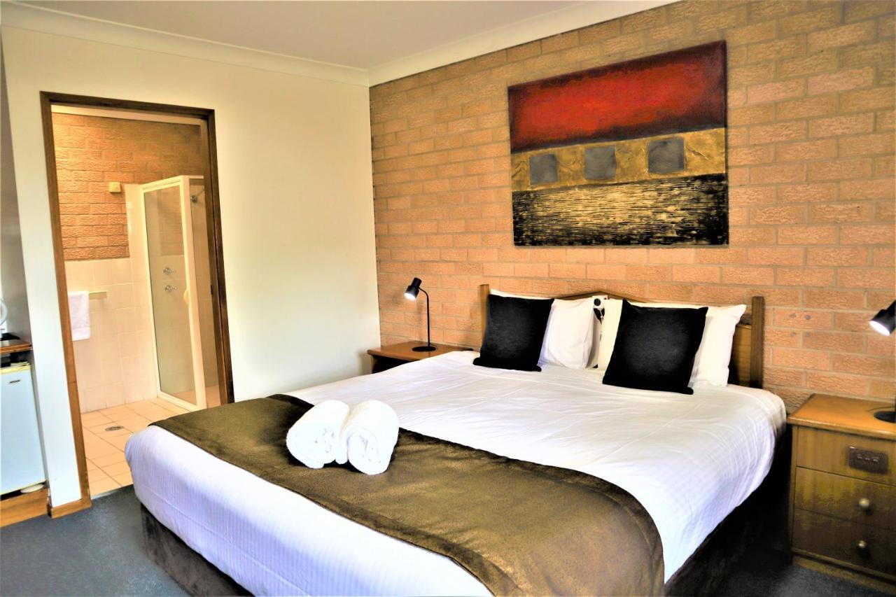 Golden Chain Aalana Motor Inn Cowra Kültér fotó